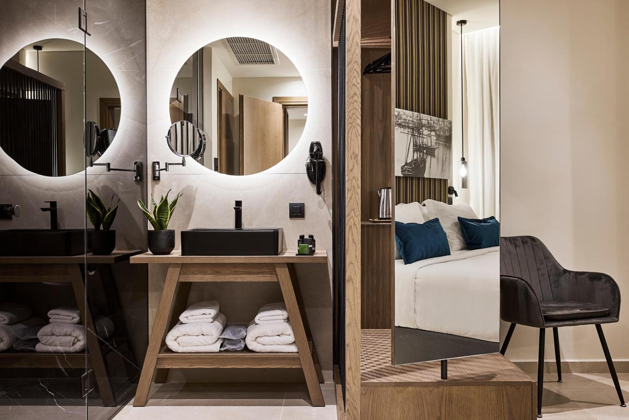 Athenarum Portus Life & Style Hotel Piraeus Exterior photo